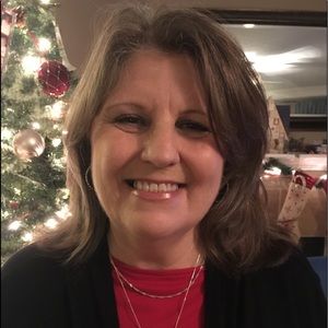 Meet your Posher, Debbie